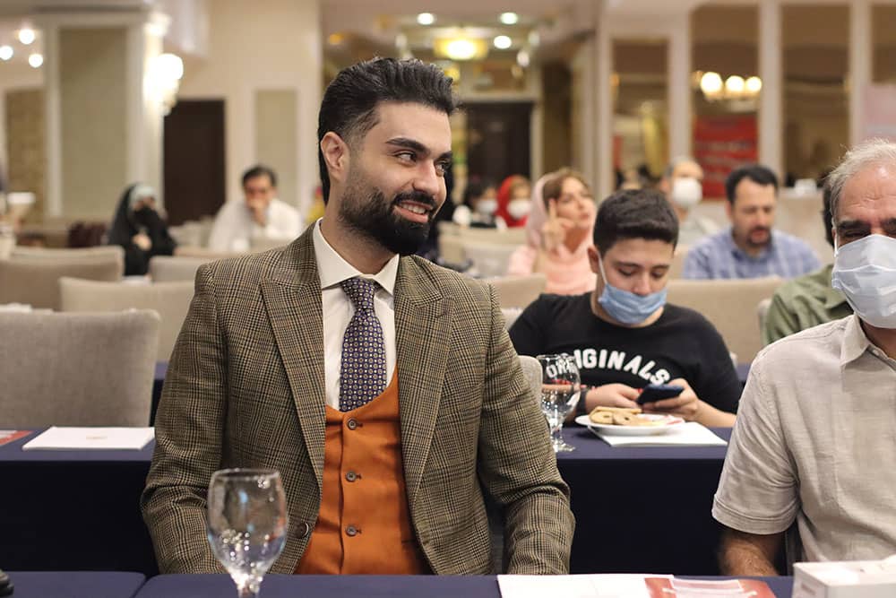 دکتر ماکان آریا پارسا کارآفرین