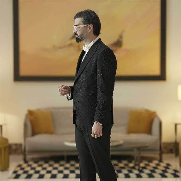 دکتر ماکان آریا پارسا جوان خوش فکر ایرانی