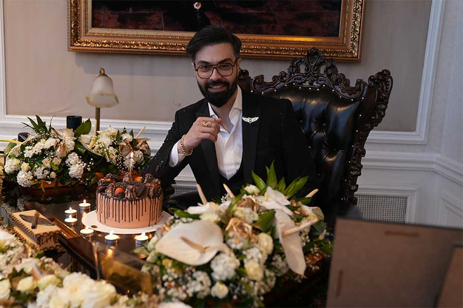 چهره خندان ماکان آریا پارسا