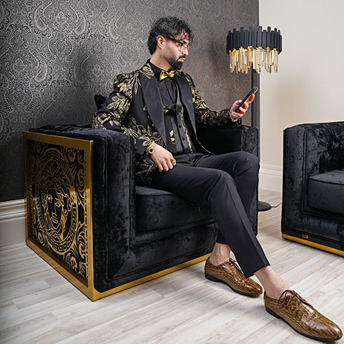 دکتر ماکان آریا پارسا، طراحی لباس