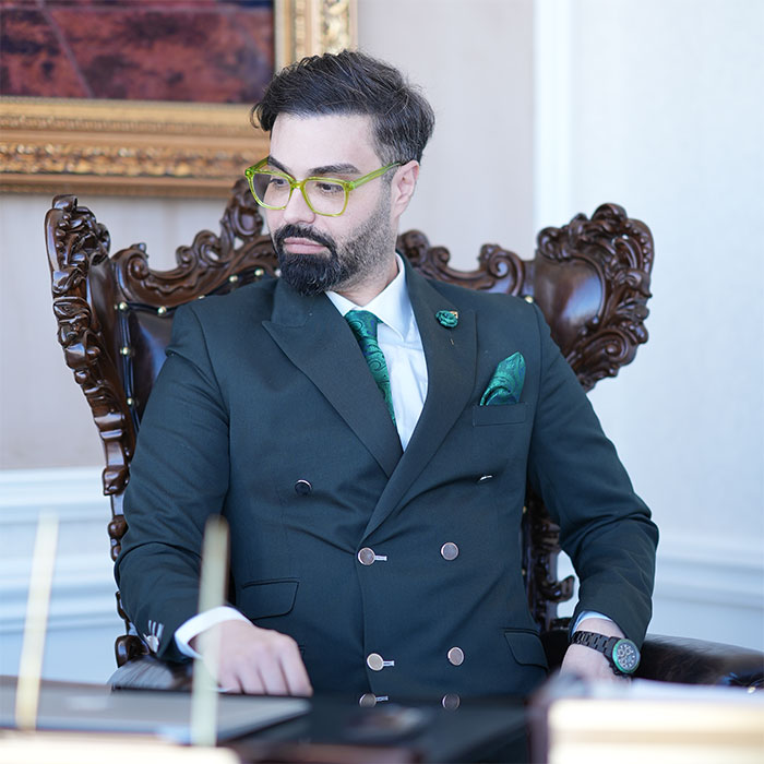 برخورد با انتقاد