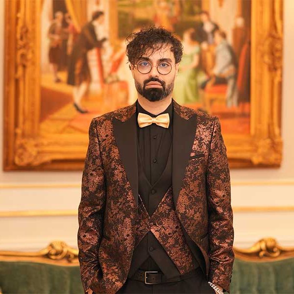 استراتژی گاو بنفش از نگاه ماکان آریا پارسا