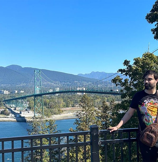 کتاب اثر مرکب از نظر ماکان آریا پارسا